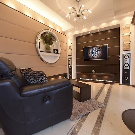 H & V Residence - Bungalow Apartment Arad Zewnętrze zdjęcie