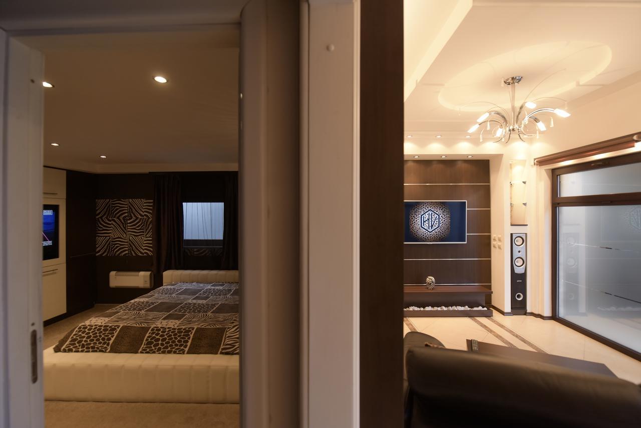 H & V Residence - Bungalow Apartment Arad Zewnętrze zdjęcie